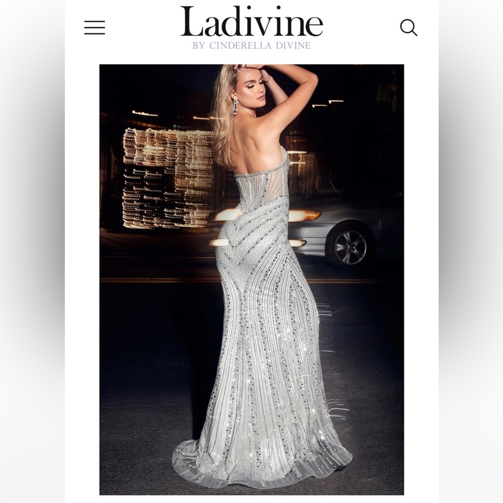 Cinderella Divine CD0216 Ladivine STRAPLESS FITTED BEADED GOWN - Picture 8 of 9